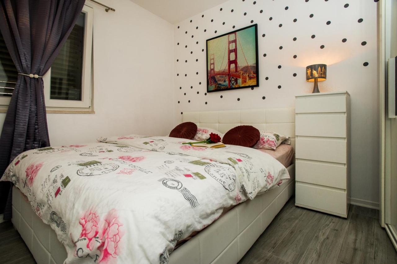 Miki - City Center Apartment With Large Balcony 斯普利特 外观 照片