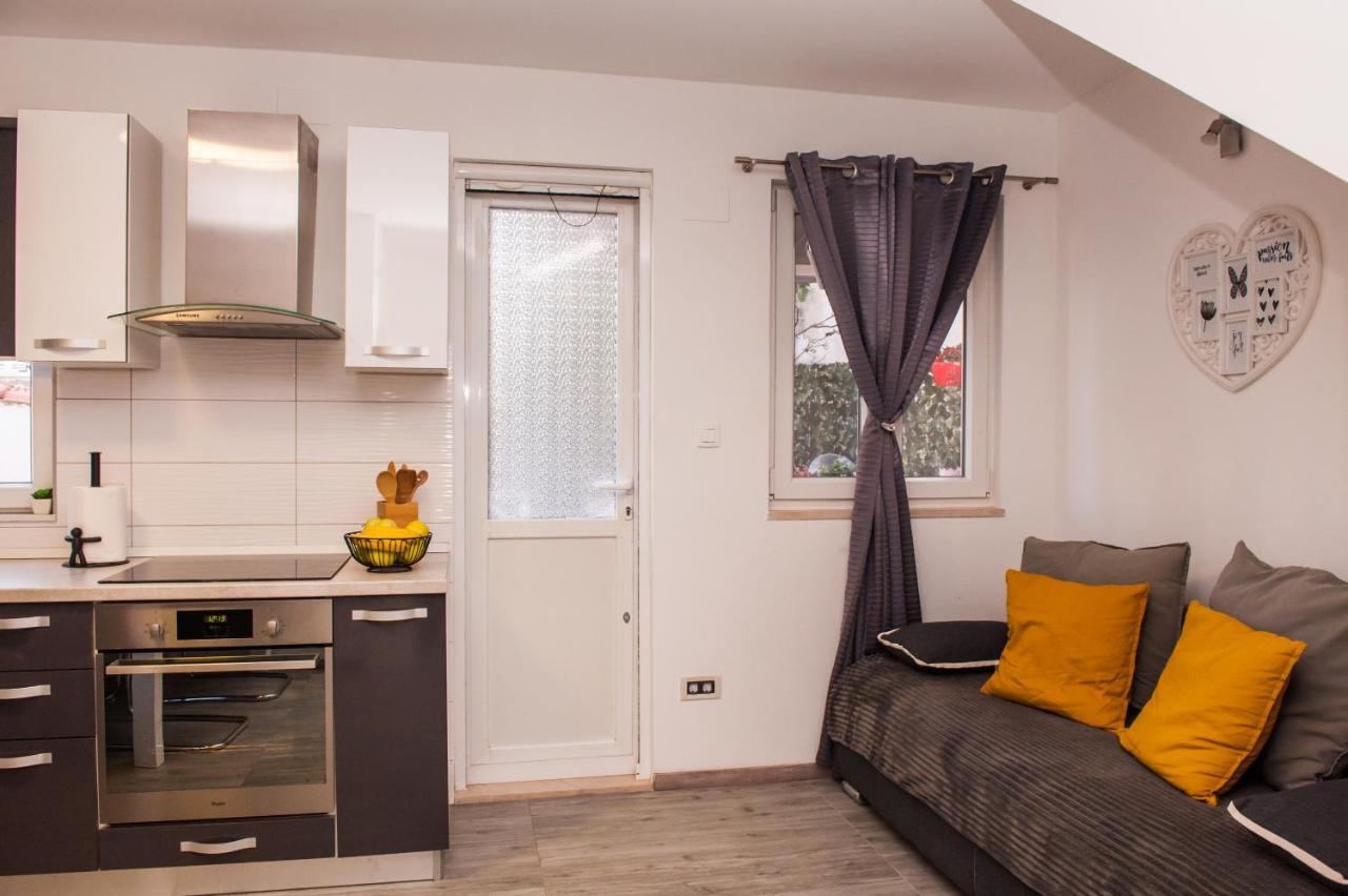 Miki - City Center Apartment With Large Balcony 斯普利特 外观 照片